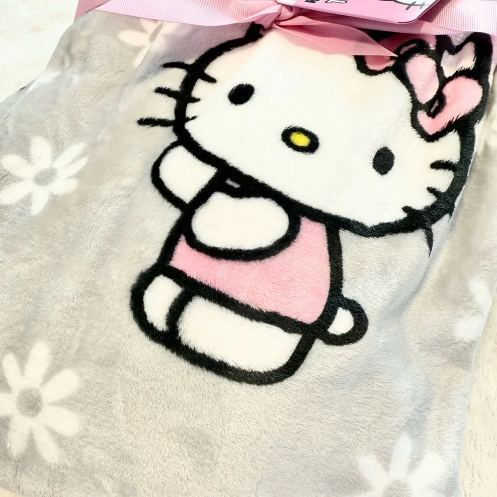 NWT Hello Kitty Plush Throw Blanket